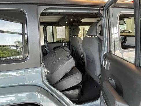 Certified 2024 Jeep Wrangler Unlimited w/ Convenience Group AWD/4WD image 35