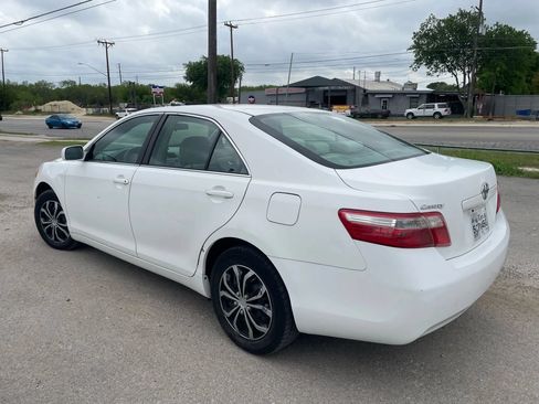 Used 2008 Toyota Camry LE FWD image 2