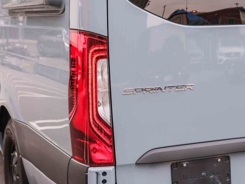 Used 2023 Mercedes-Benz Sprinter 2500 image 6