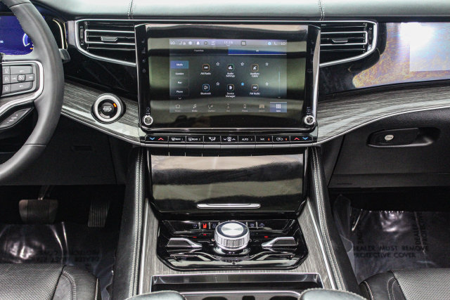 Used 2022 Jeep Wagoneer Series III w/ Premium Group I AWD/4WD image 22