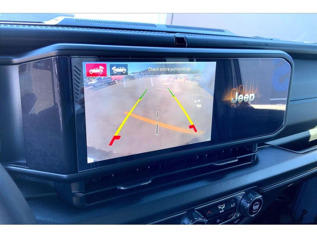 Used 2024 Jeep Wrangler Unlimited Rubicon 4xe AWD/4WD image 22