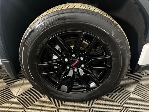 Used 2023 GMC Sierra 1500 Elevation image 24