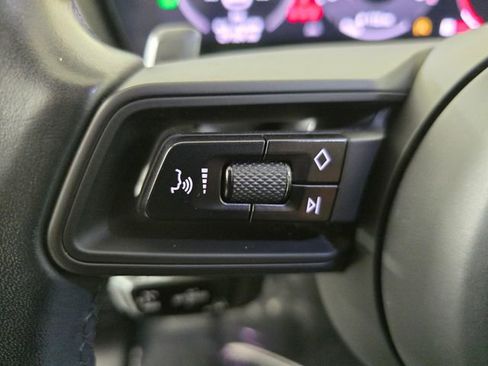 Used 2024 Porsche Cayenne image 29