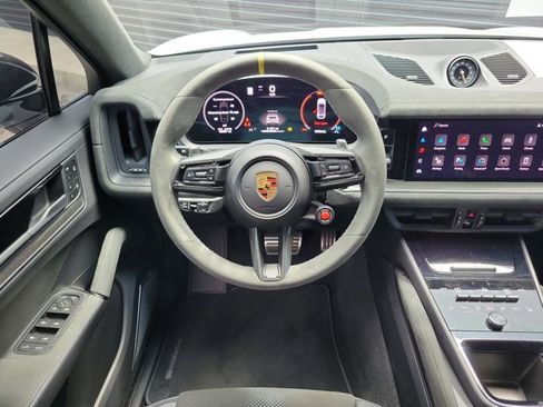 Used 2024 Porsche Cayenne Turbo GT AWD/4WD image 18