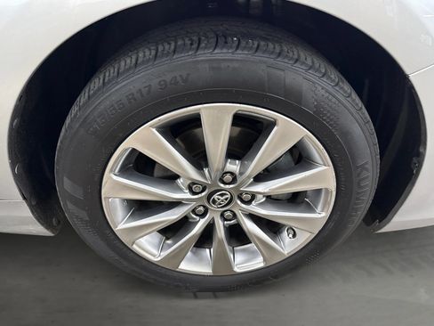 Used 2016 Toyota Camry XLE w/ Moonroof Package FWD image 39