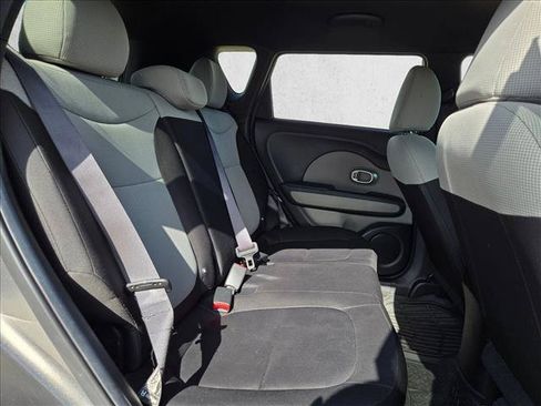 Used 2015 Kia Soul FWD image 17