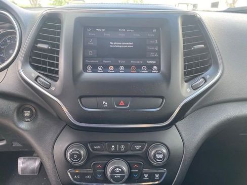 Used 2020 Jeep Cherokee Latitude Plus w/ Comfort/Convenience Group image 21