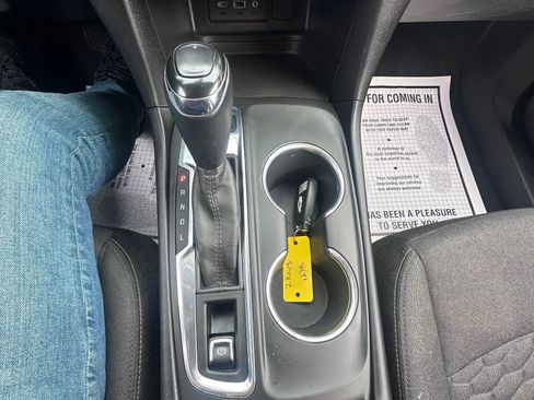 Used 2019 Chevrolet Equinox LT image 23