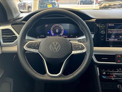 New 2025 Volkswagen Taos SE
