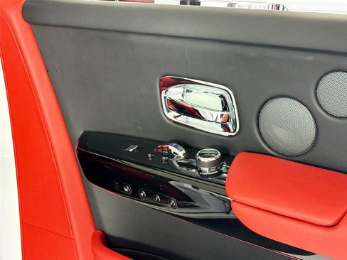 Used 2018 Rolls-Royce Phantom Sedan image 28