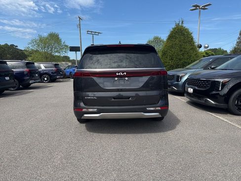 Used 2024 Kia Carnival SX image 4