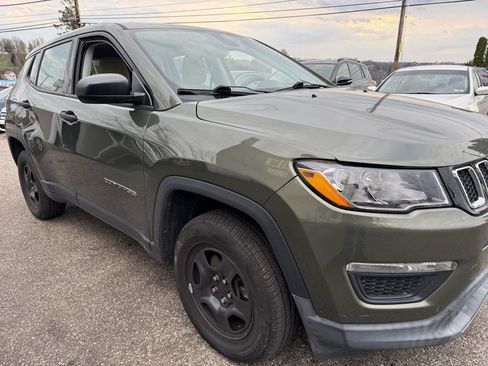 Used 2018 Jeep Compass Sport image 2