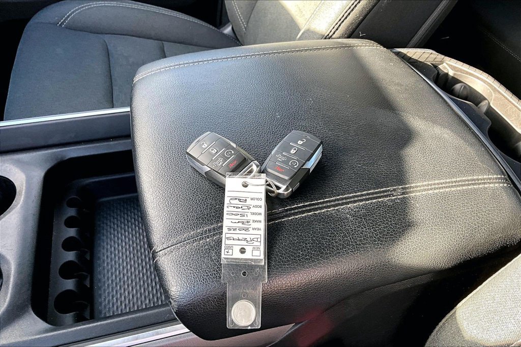 Used 2025 RAM 1500 Big Horn AWD/4WD image 33