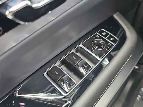 New 2026 Cadillac Vistiq Platinum w/ LPO, Floor Liner Package image 31