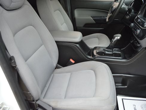 Used 2022 Chevrolet Colorado W/T w/ WT Convenience Package AWD/4WD image 25