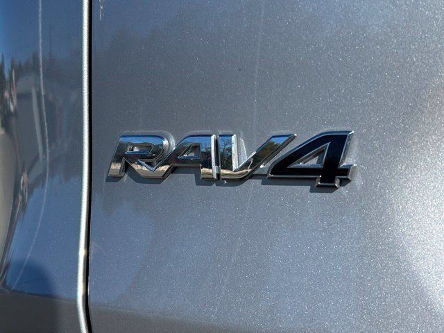 Used 2023 Toyota RAV4 XSE AWD/4WD image 12