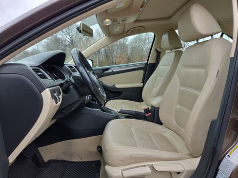 Used 2015 Volkswagen Jetta SE image 10