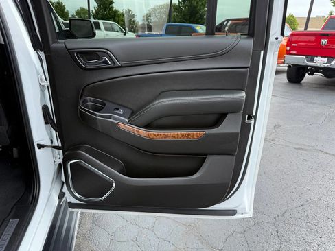 Used 2019 Chevrolet Suburban Premier AWD/4WD image 23
