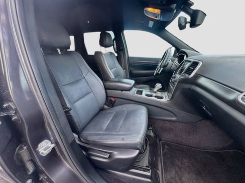 Used 2018 Jeep Grand Cherokee Laredo RWD image 31