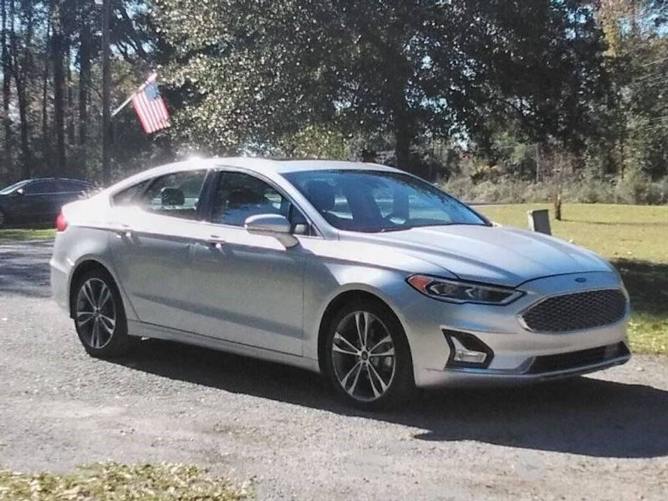 Used 2019 Ford Fusion Titanium AWD/4WD image 2