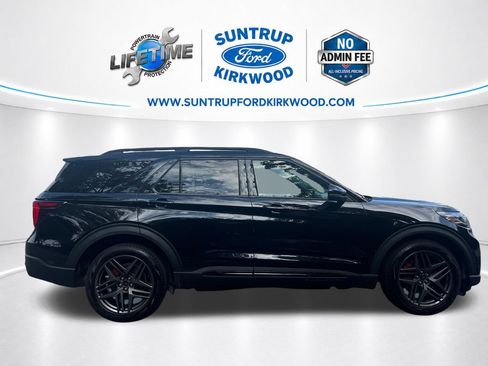 Used 2025 Ford Explorer ST AWD/4WD image 8
