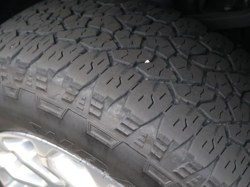 Used 2024 Chevrolet Silverado 2500 LTZ w/ LTZ Plus Package image 9