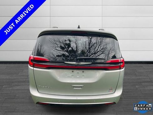 Used 2024 Chrysler Pacifica Pinnacle FWD image 4