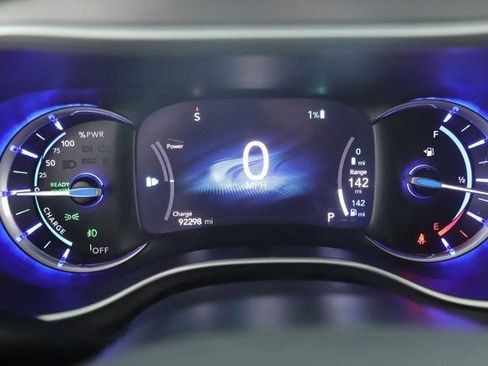 Used 2021 Chrysler Pacifica Touring-L image 21