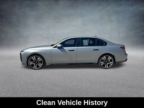 Used 2023 BMW 760i xDrive image 6
