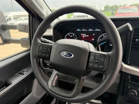 New 2025 Ford F450 XL w/ XL Chrome Package image 33