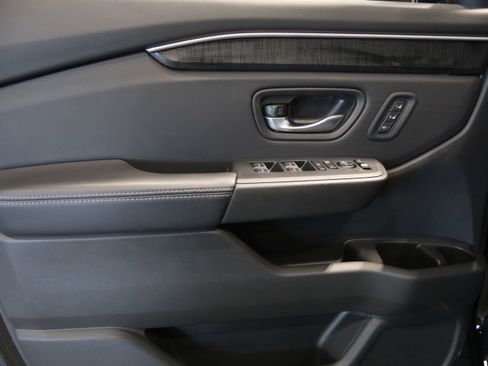 Used 2025 Honda Pilot Elite image 14