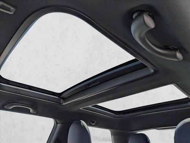 Used 2025 MINI Cooper 2-Door Hardtop FWD image 16
