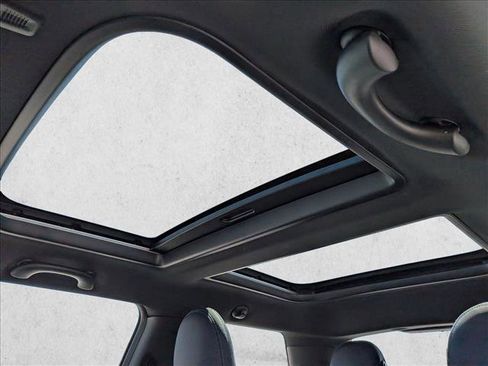 Used 2025 MINI Cooper 2-Door Hardtop FWD image 16