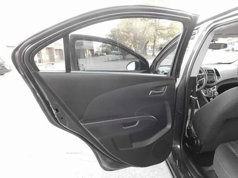 Used 2015 Chevrolet Sonic LT image 39