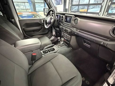 Used 2022 Jeep Wrangler Unlimited Sport AWD/4WD image 18