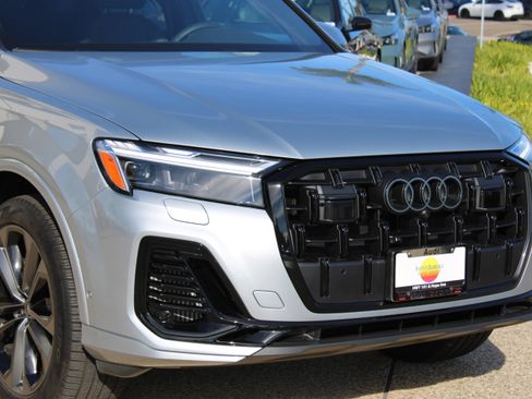 Certified 2025 Audi Q7 3.0T Premium Plus w/ Premium Plus Package image 13