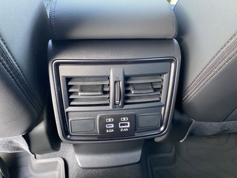 Used 2025 Subaru Forester Limited image 35