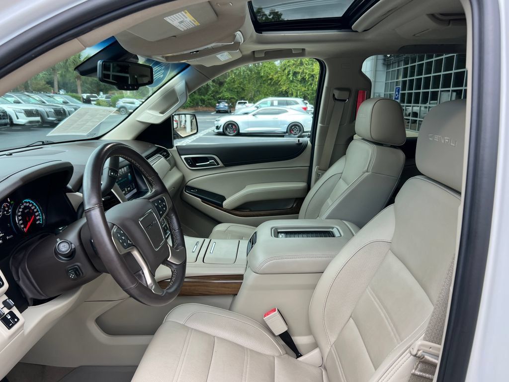 Used 2020 GMC Yukon Denali w/ Denali Ultimate Package RWD image 9