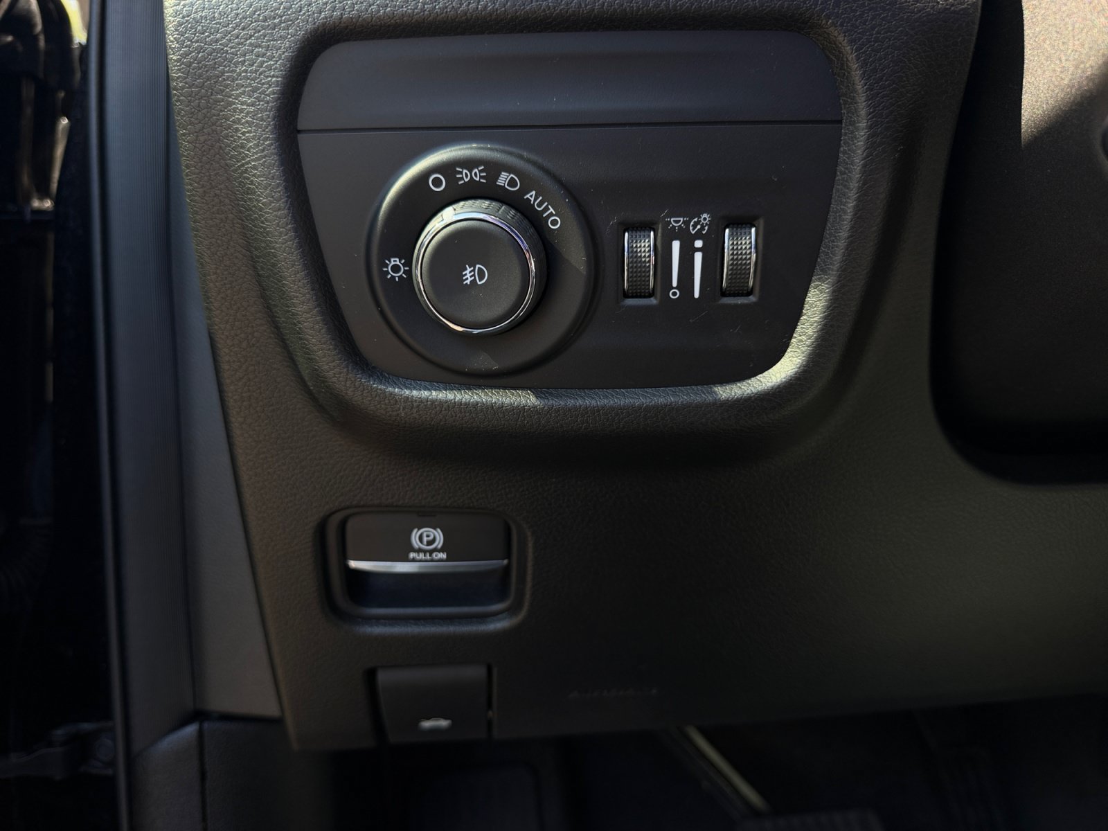 Used 2021 Jeep Grand Cherokee L Summit w/ Advanced Protech Group IV AWD/4WD image 41