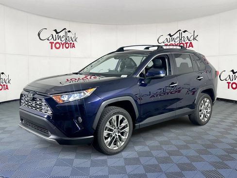 Used 2019 Toyota RAV4 Limited w/ Cold Weather Package FWD image 4