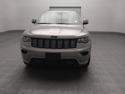 Used 2019 Jeep Grand Cherokee Altitude RWD image 14