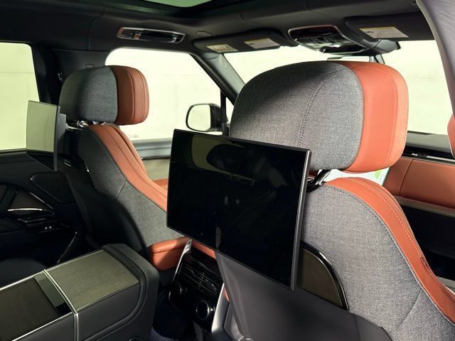 New 2026 Land Rover Range Rover SV AWD/4WD image 28