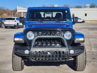 Used 2021 Jeep Gladiator Willys video 2