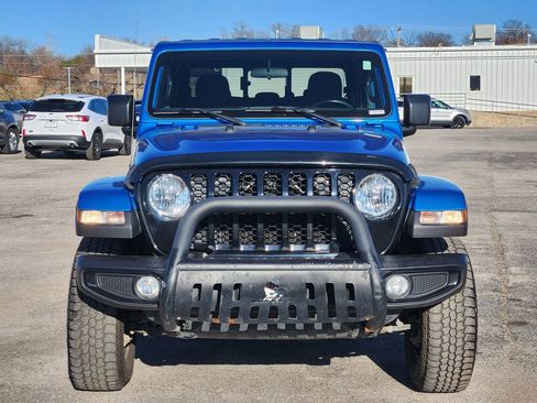 Used 2021 Jeep Gladiator Willys image 2