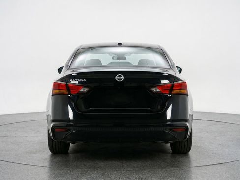 Used 2025 Nissan Altima 2.5 SV FWD image 7