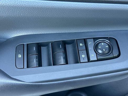 Used 2024 Toyota Prius LE FWD image 13