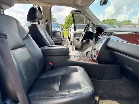 Used 2013 Chevrolet Suburban LTZ AWD/4WD image 23