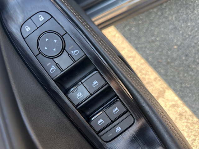 Used 2025 Nissan Rogue SV AWD/4WD image 24