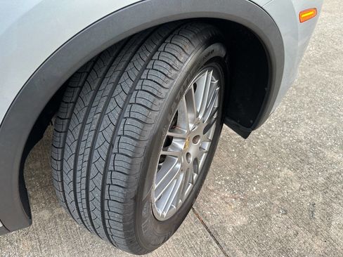 Used 2016 Porsche Cayenne image 30