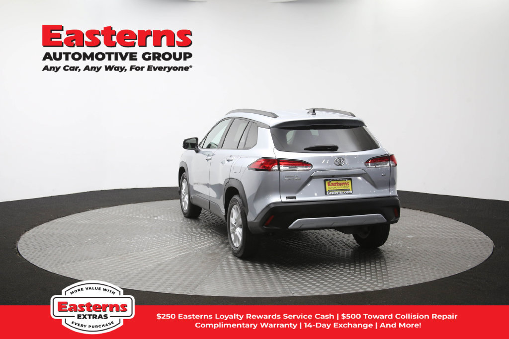 Used 2025 Toyota Corolla Cross LE FWD image 65